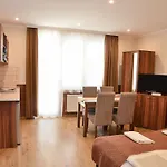 Guest house Media Apartmanhaz 3*