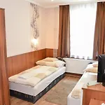 Guest house Media Apartmanhaz 3*