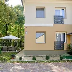 Media Apartmanhaz