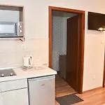 Media Apartmanhaz Guest house 3*