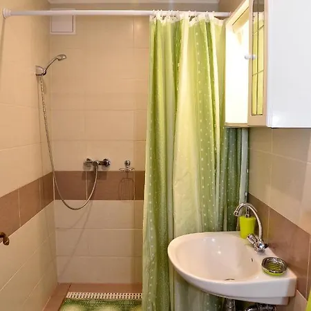 Media Apartmanhaz