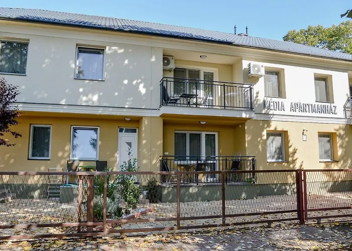 Media Apartmanhaz 招待所 3*