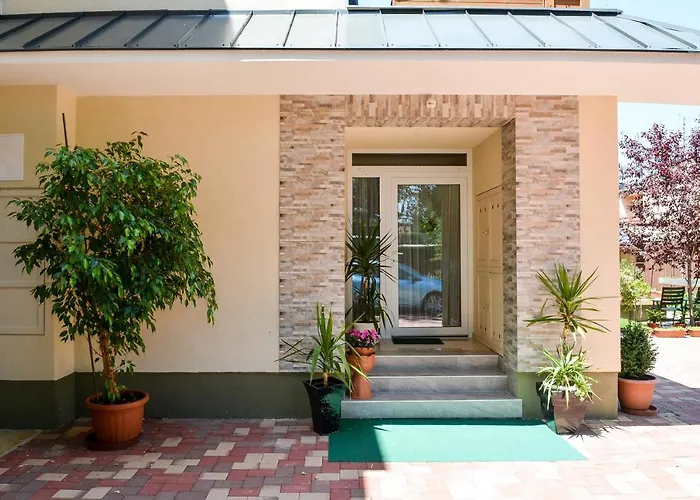 Media Apartmanhaz