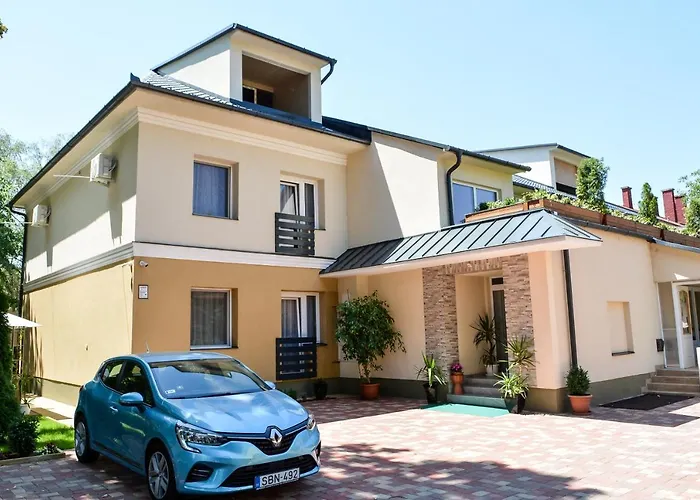 Media Apartmanhaz 招待所 3*