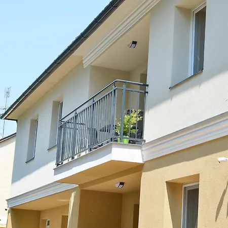 Media Panzio Es Apartmanhaz 3*