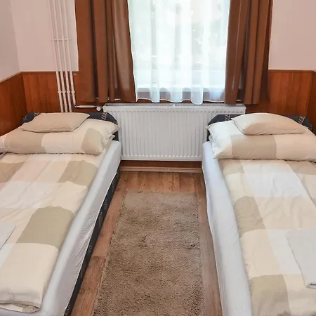 Penzion Media Apartmanhaz 3*