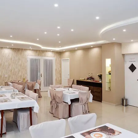 Media Panzio Es Apartmanhaz 3*