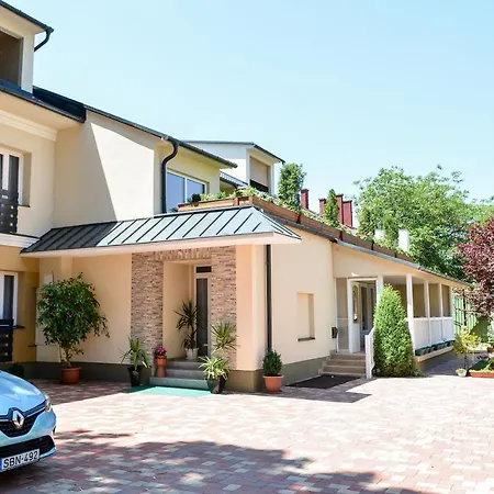 Media Panzio Es Apartmanhaz 3*