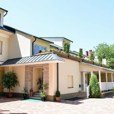 Media Panzio Es Apartmanhaz 3* Hajduszoboszlo