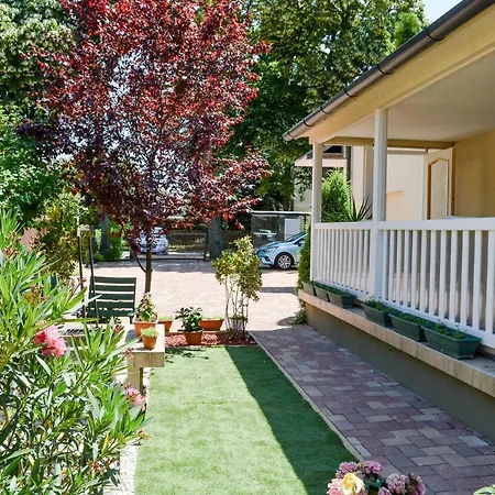 Media Apartmanhaz Penzion 3*