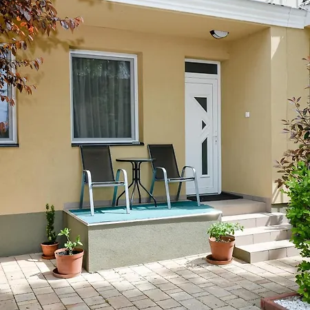 Media Panzio Es Apartmanhaz Guest house 3*