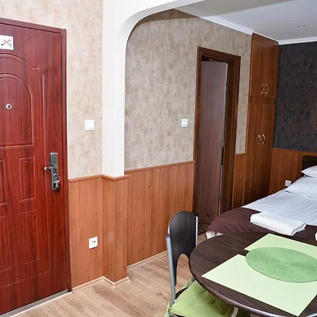 Media Panzio Es Apartmanhaz Guest house 3*
