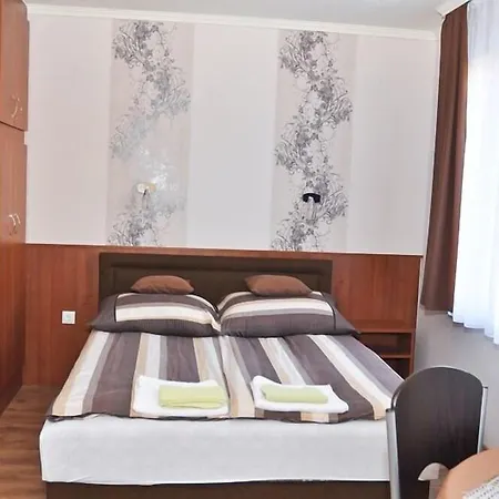 Media Panzio Es Apartmanhaz 3* Hajduszoboszlo