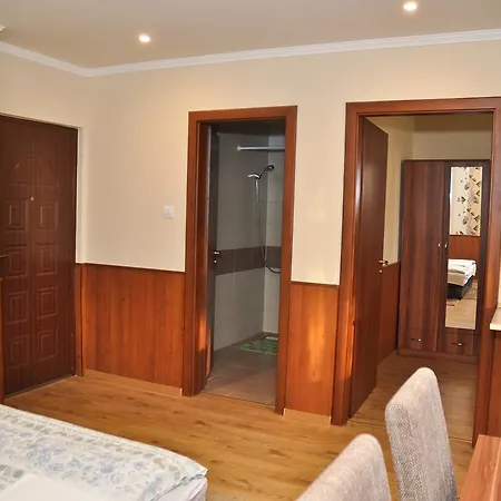 Media Panzio Es Apartmanhaz 3*