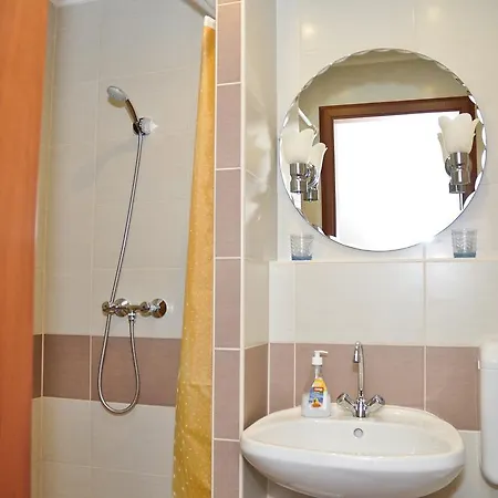 Guest house Media Panzio Es Apartmanhaz