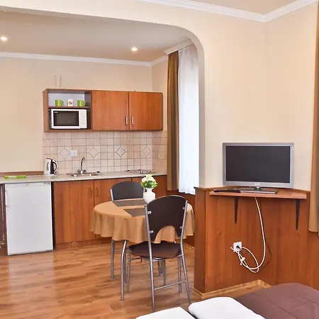 Media Panzio Es Apartmanhaz Guest house 3*