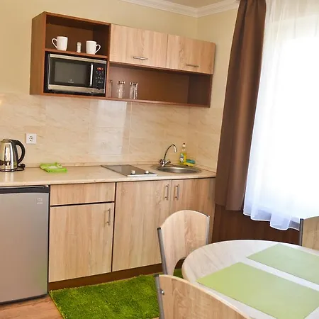 Media Panzio Es Apartmanhaz 3*
