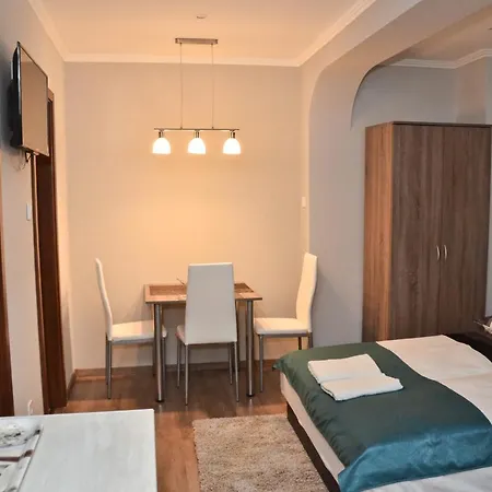 Guest house Media Apartmanhaz Hajduszoboszlo