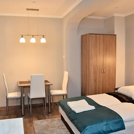 Media Panzio Es Apartmanhaz 3*