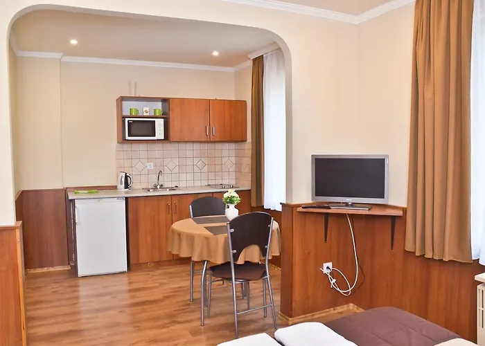 Media Apartmanhaz Pensjonat 3*